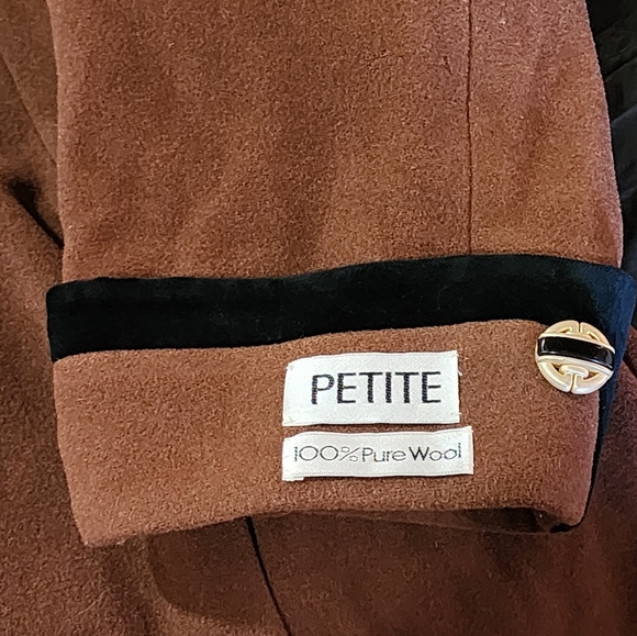 Vintage Charles Klein Brown 100% Coat with Black Velvet Trim and Button - Picture 10 of 15